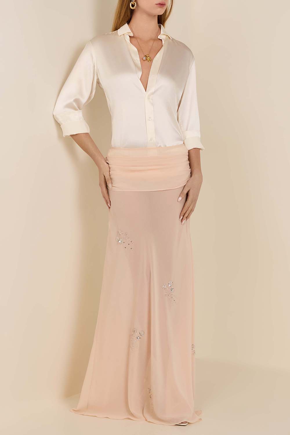 תמונת כל הלוק של חצאית מקסי